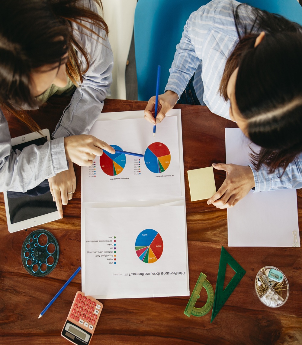 Data Visualization vs. Data Storytelling: What to Use and When