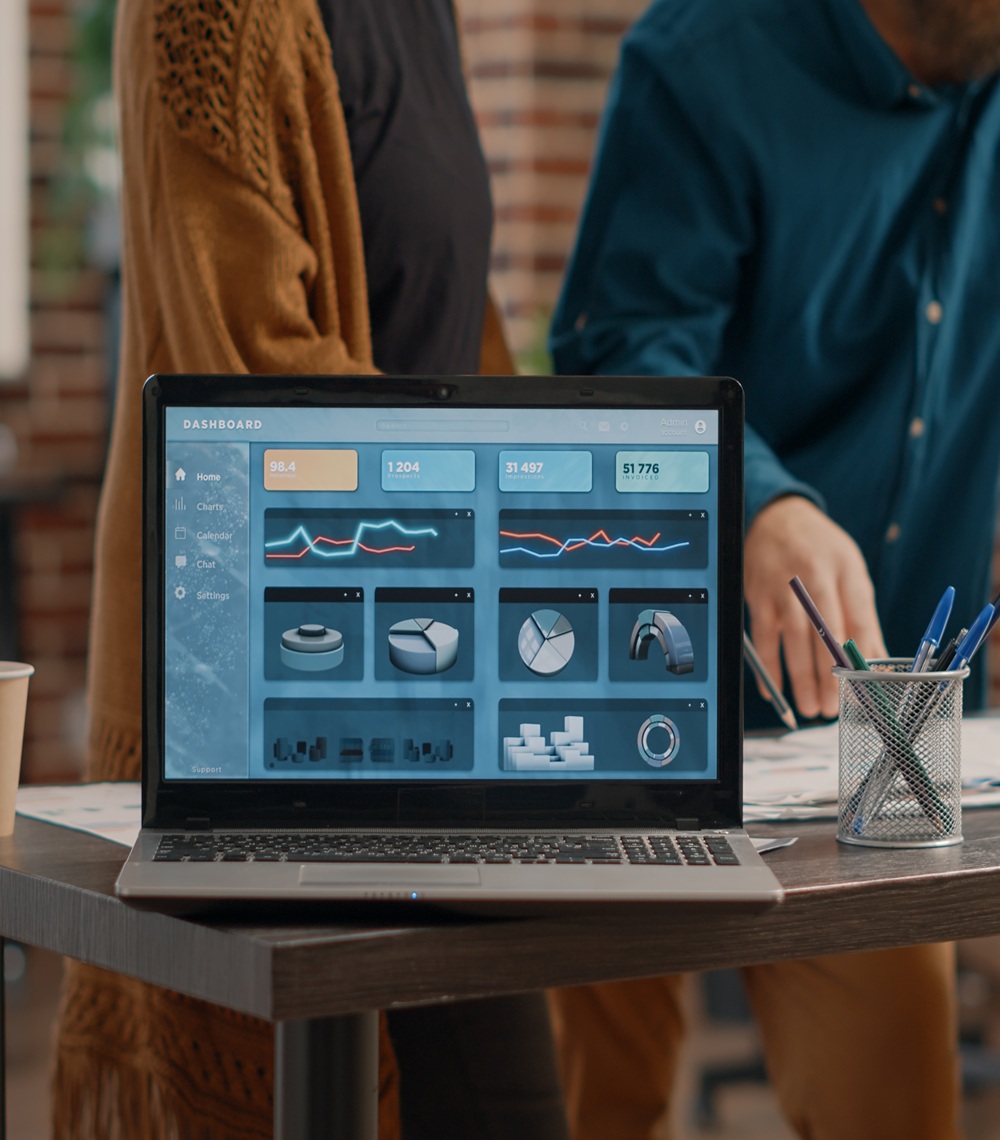 dbt Core vs. dbt Cloud: Choosing the Right Analytics Engineering Platform