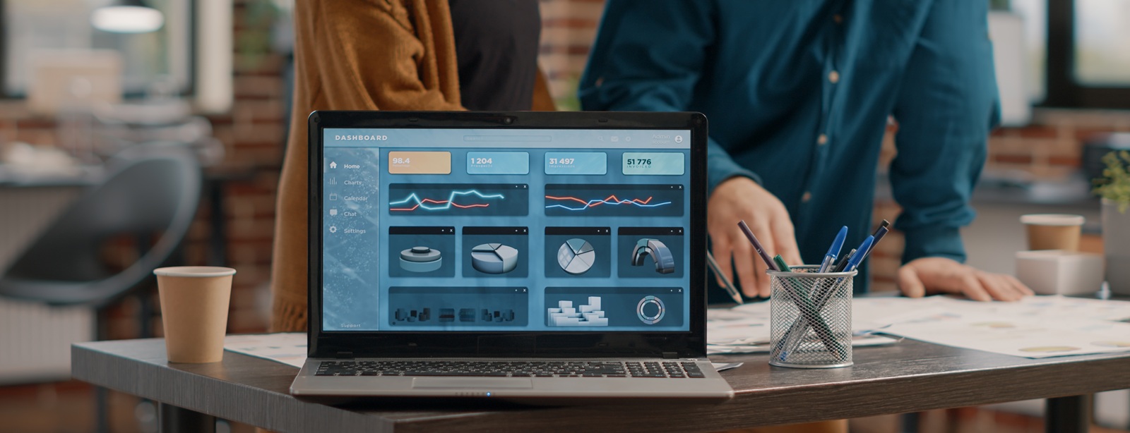 dbt Core vs. dbt Cloud: Choosing the Right Analytics Engineering Platform